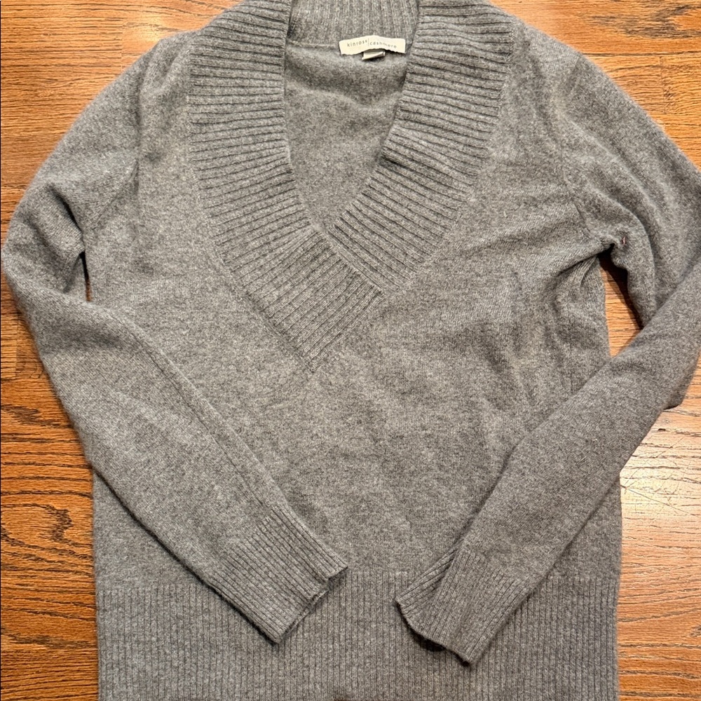Kinross cashmere Heather Gray 100% cashmere Sweater sz medium